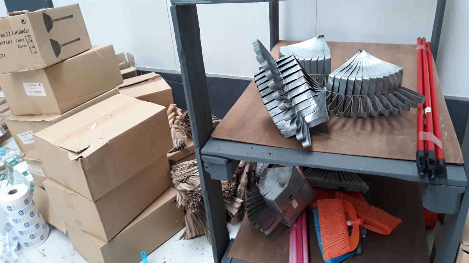 Equipamento Escritório + Stock de existências — imagem 3
