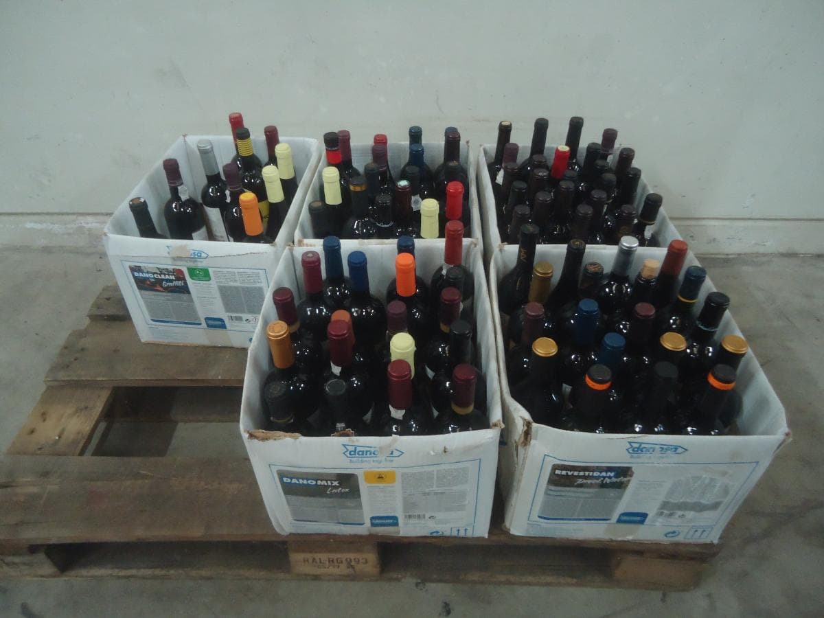 Refrigerador + Lote de Vinhos — image 15