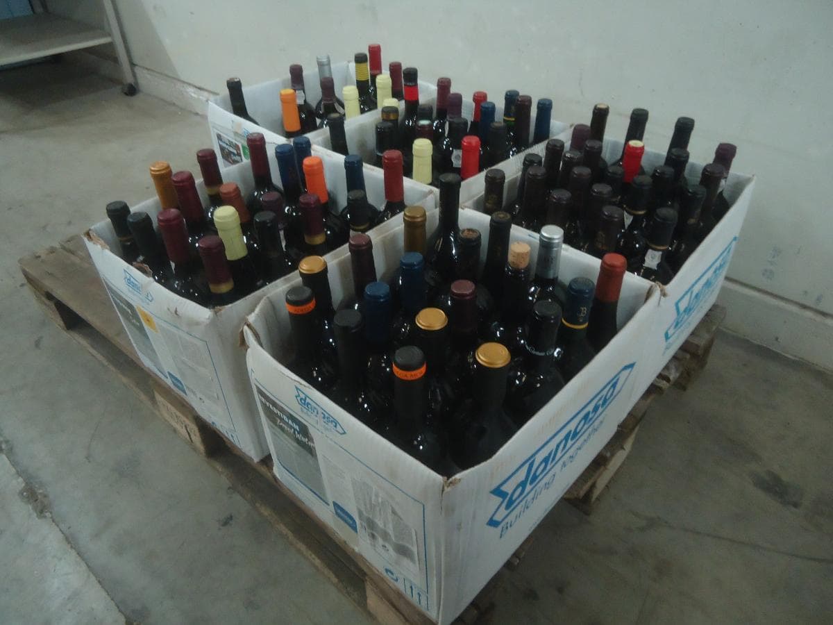 Refrigerador + Lote de Vinhos — image 18