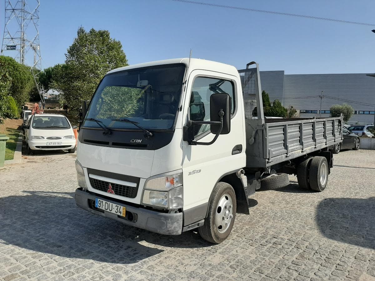 Mitsubishi Canter Tribasculante — imagem 1