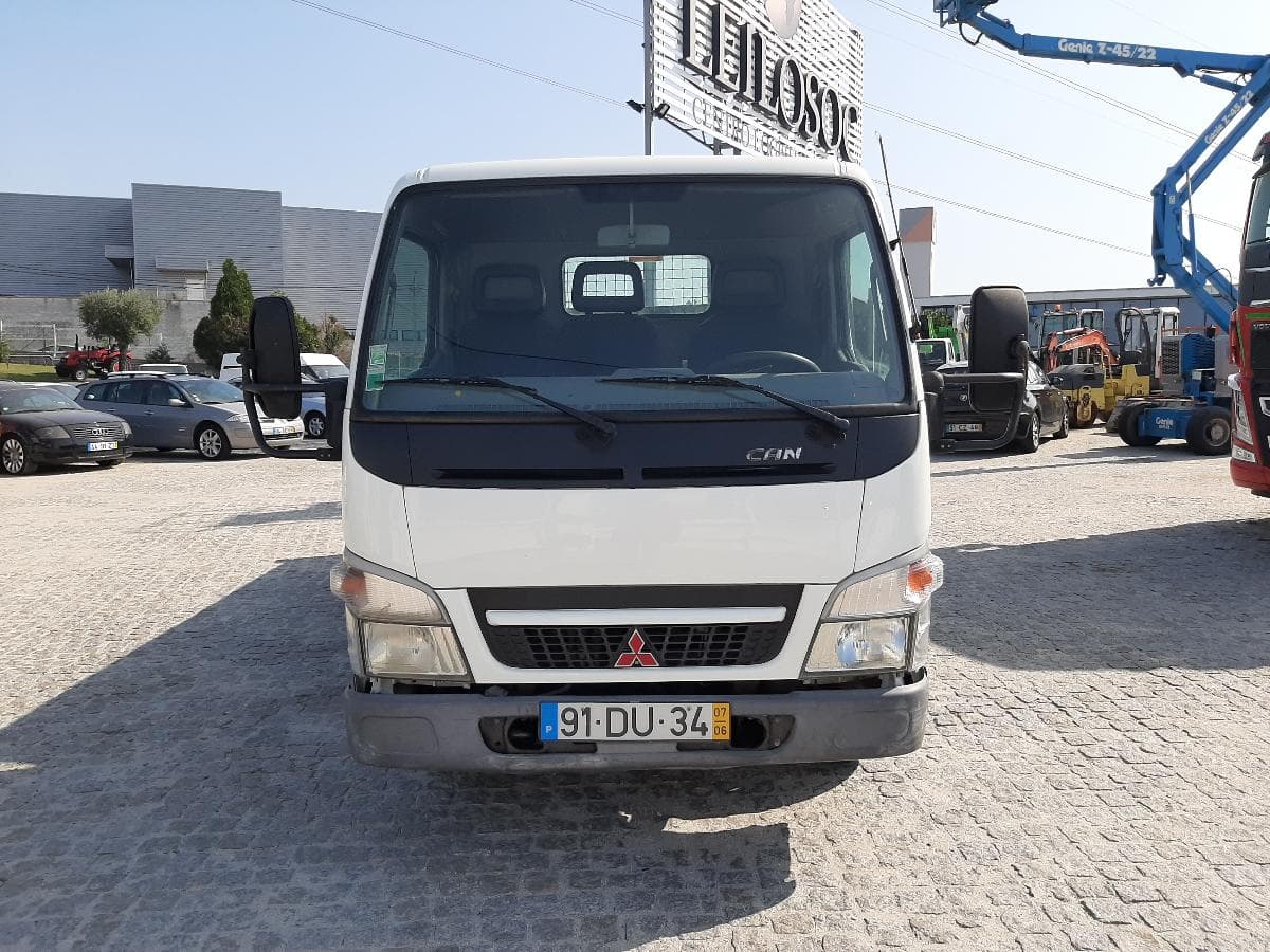 Mitsubishi Canter Tribasculante — imagem 2