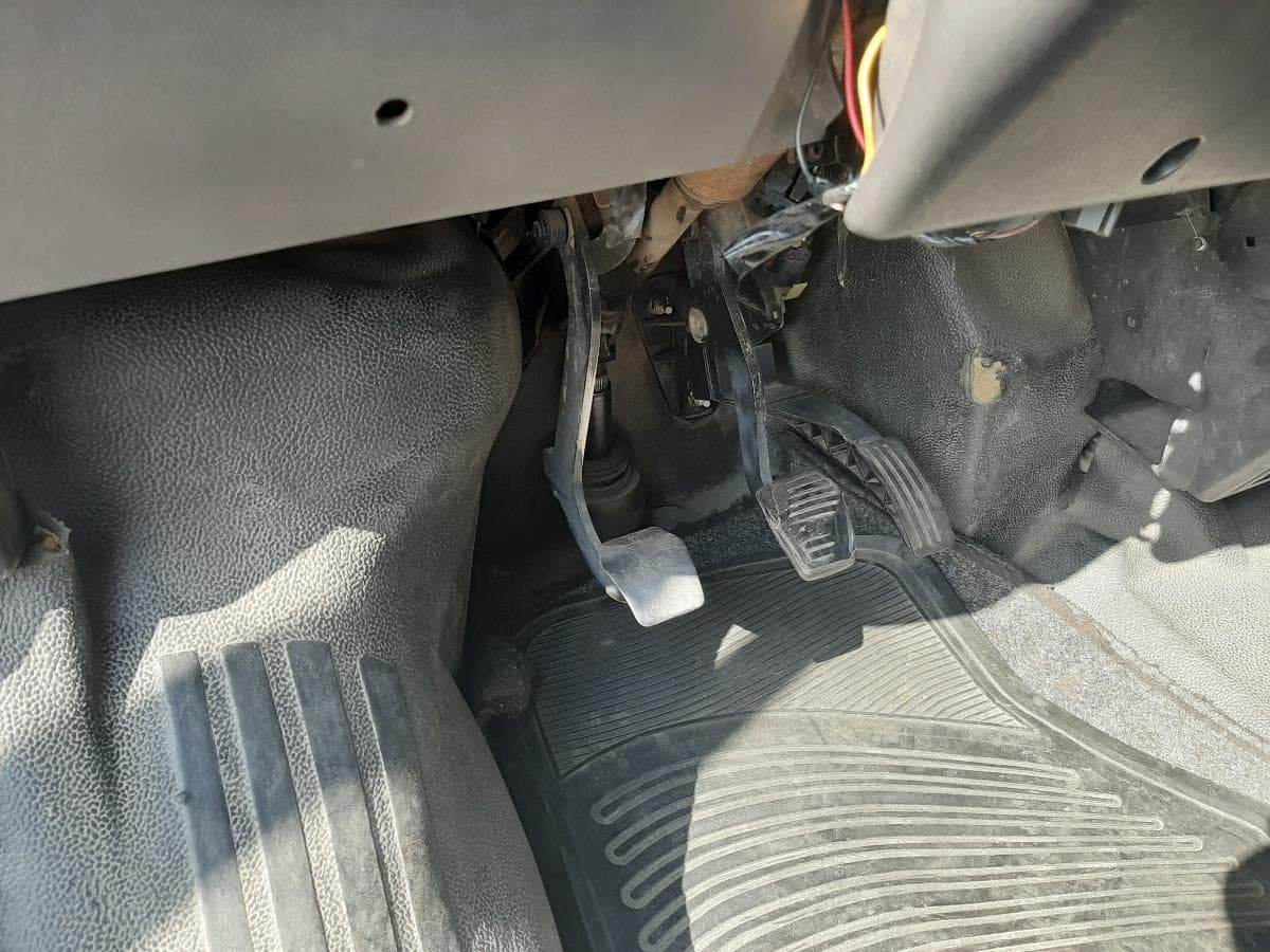 Ford Transit 2.4 TDCI — imagem 9