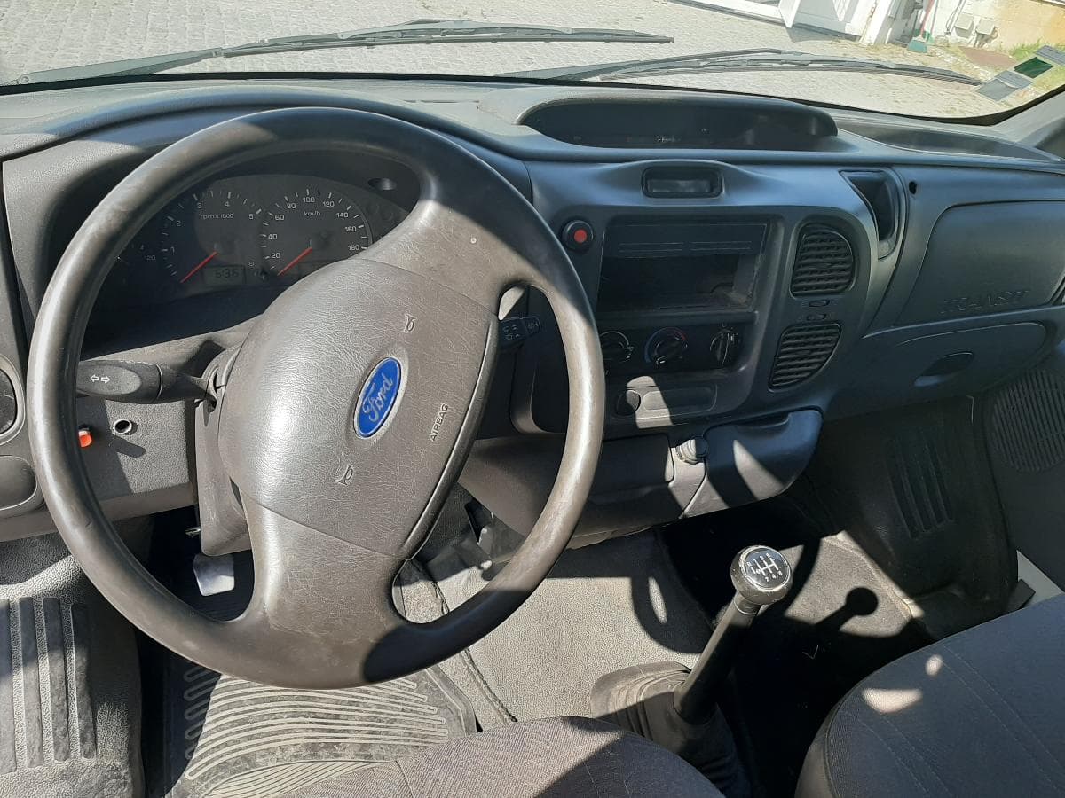 Ford Transit 2.4 TDCI — imagem 10