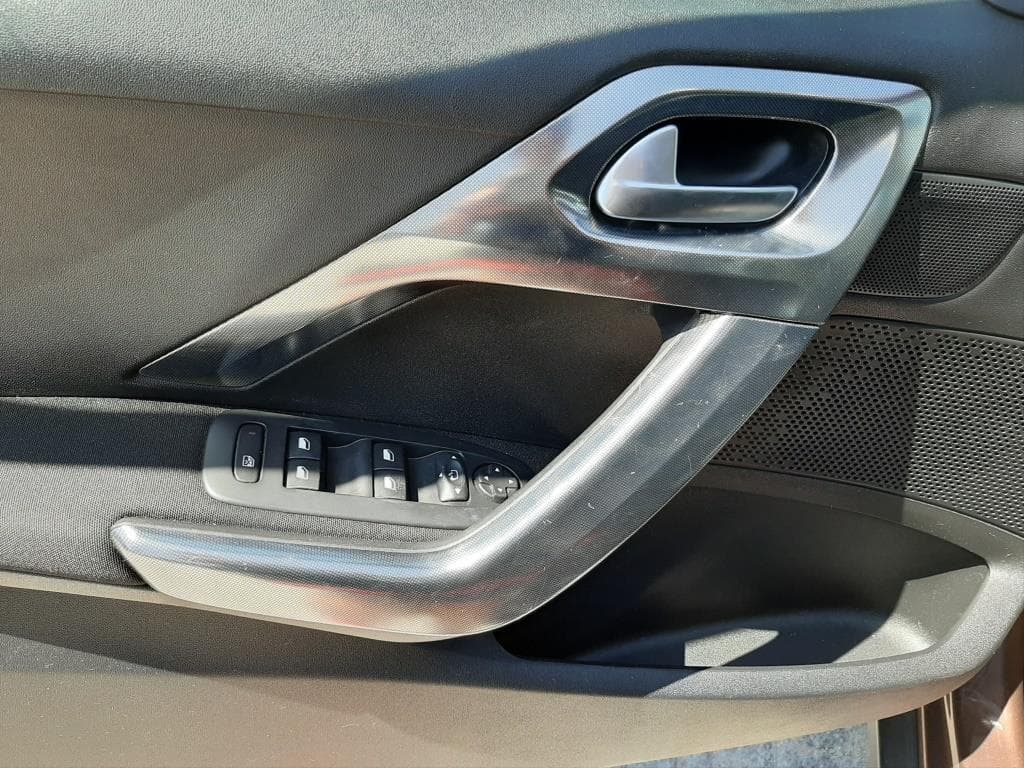 Peugeot 2008 1.6 HDI — imagen 8