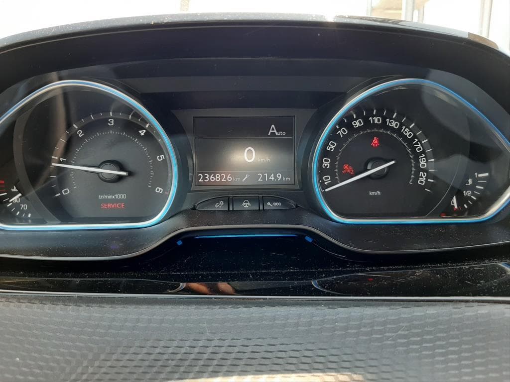 Peugeot 2008 1.6 HDI — imagen 13