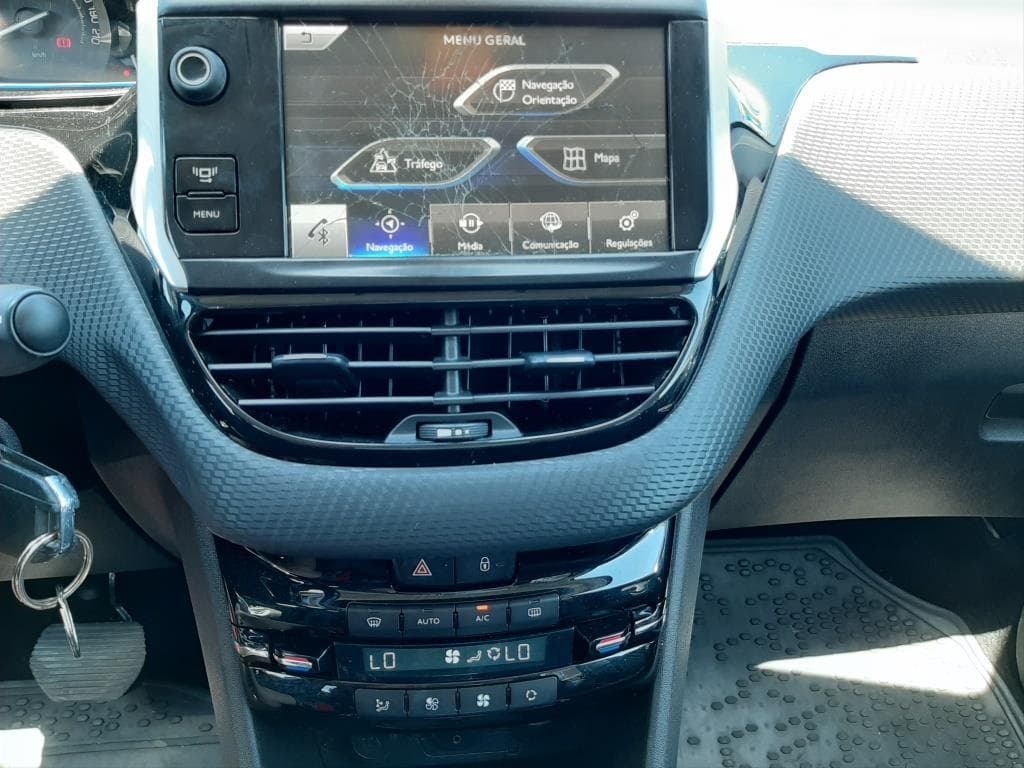 Peugeot 2008 1.6 HDI — imagen 11