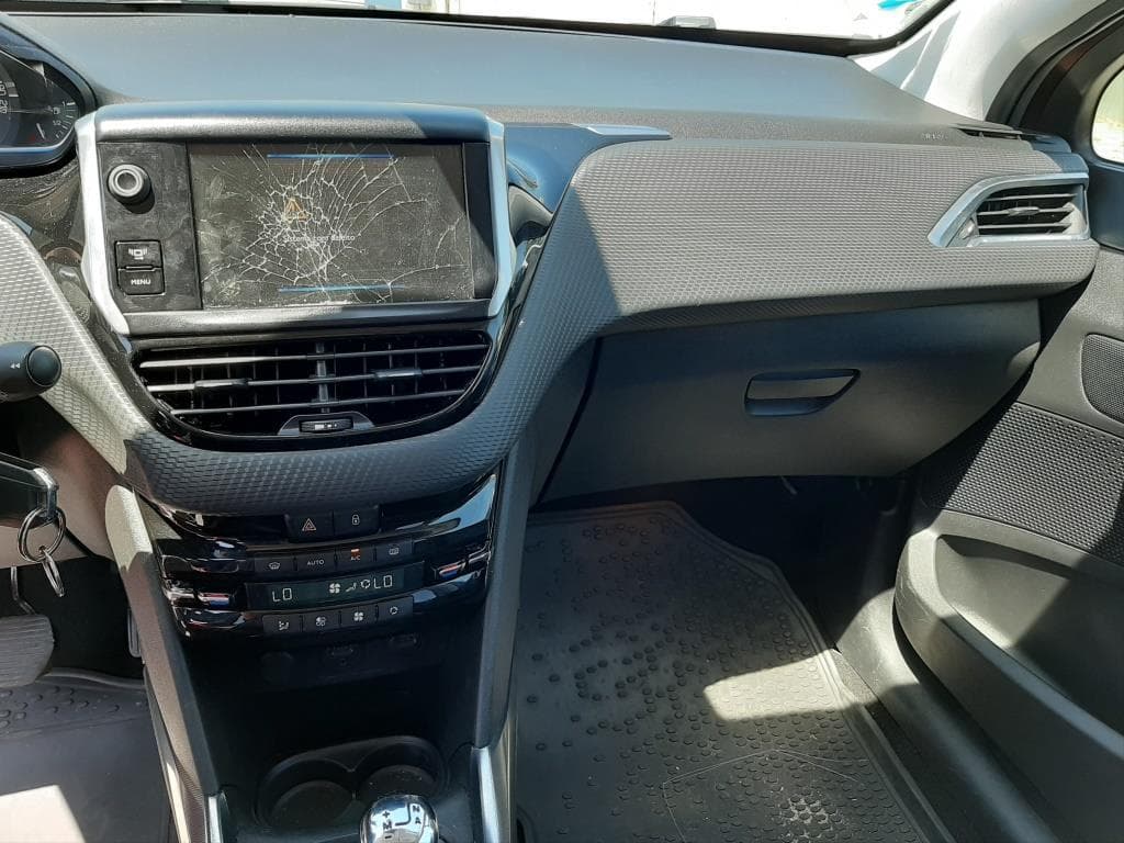 Peugeot 2008 1.6 HDI — imagen 14