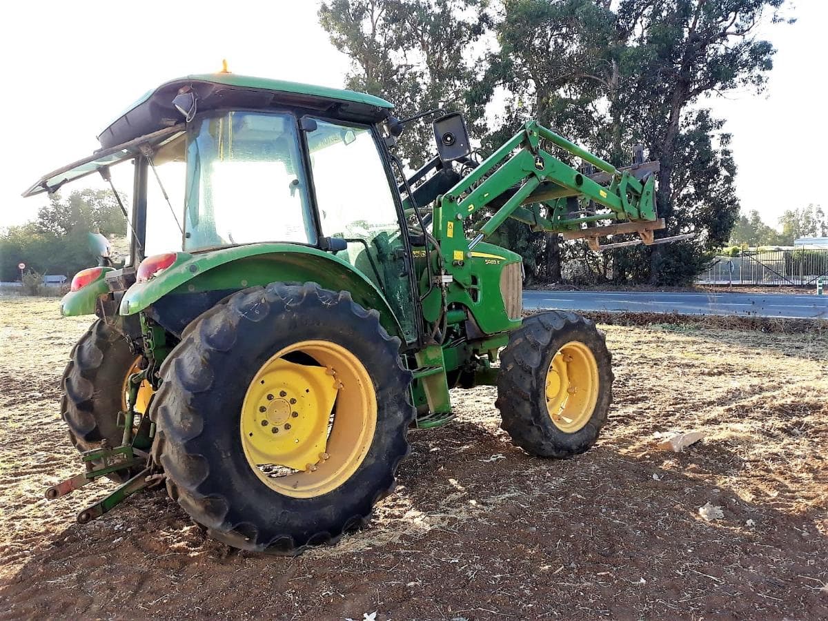 Tractor agricola J. Deere 5083 — image 3