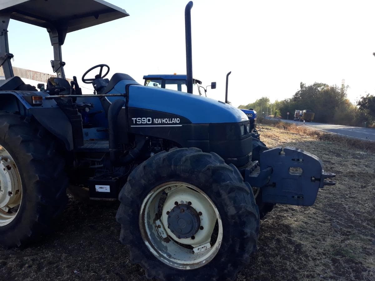 Tractor agricola New Holand TS90 — image 3
