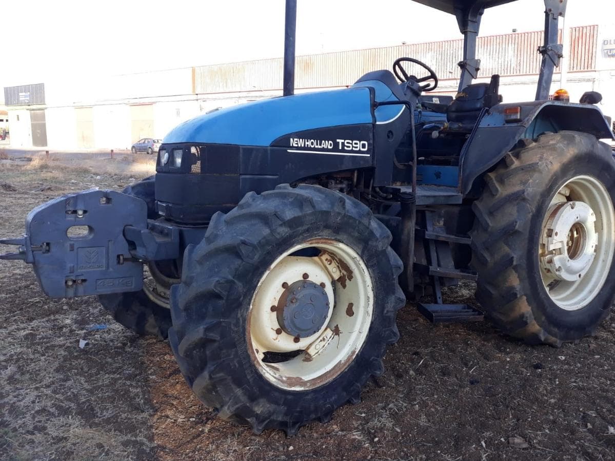Tractor agricola New Holand TS90 — image 4