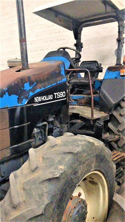 Tractor agricola New Holland TS90 — image 2