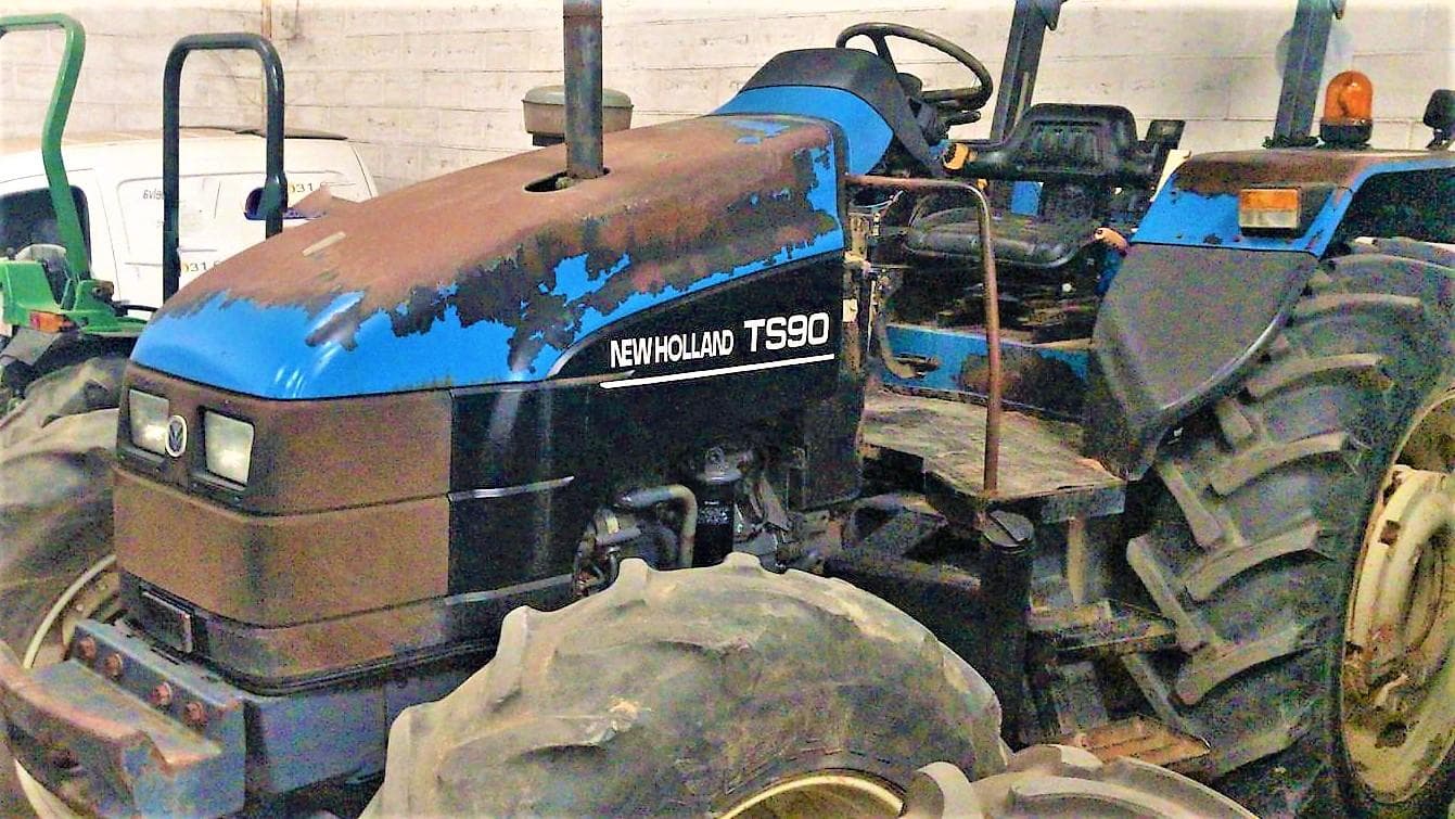Tractor agricola New Holland TS90 — image 3