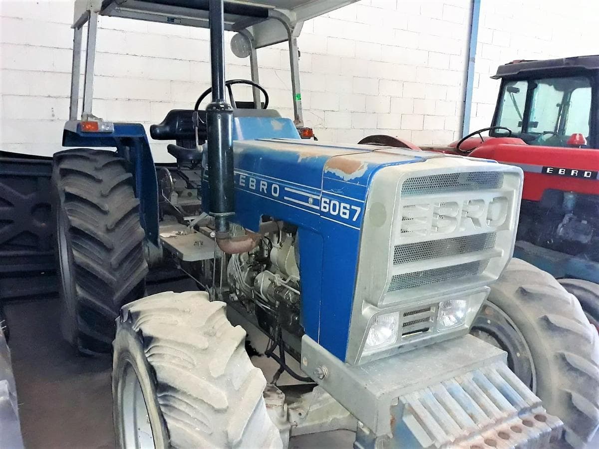 Tractor agricola Ebro 6067 — imagem 2
