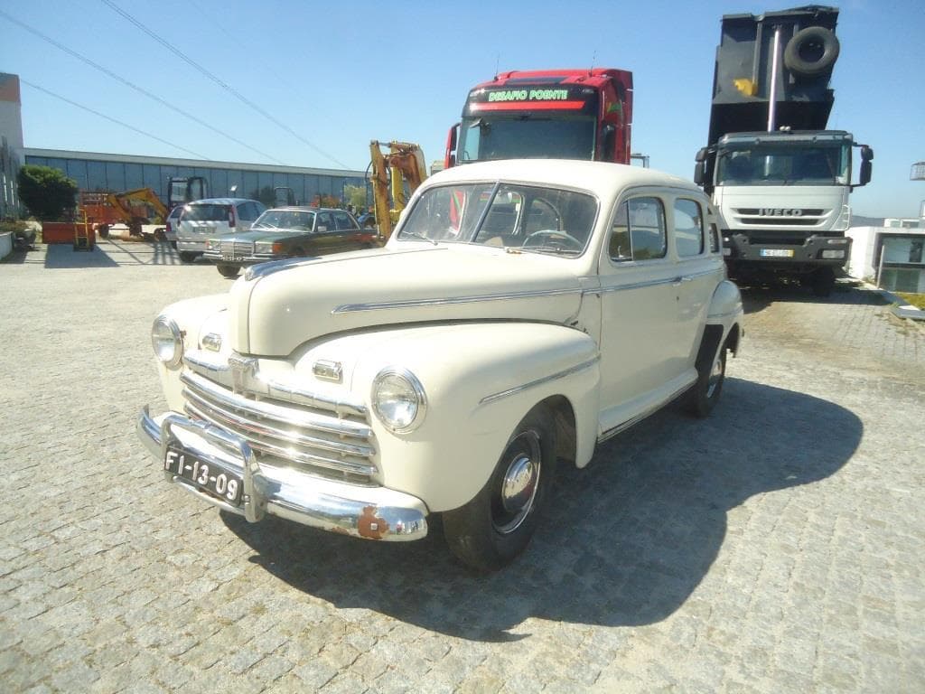 Ford 100 CV V8 — imagen 1