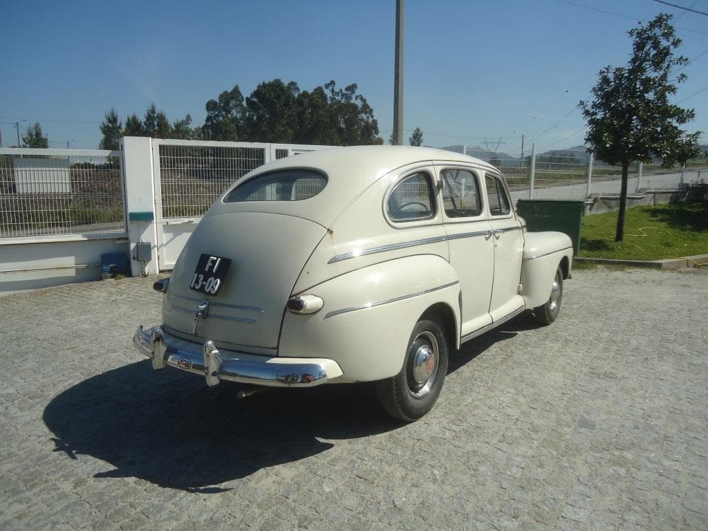 Ford 100 CV V8 — imagen 4