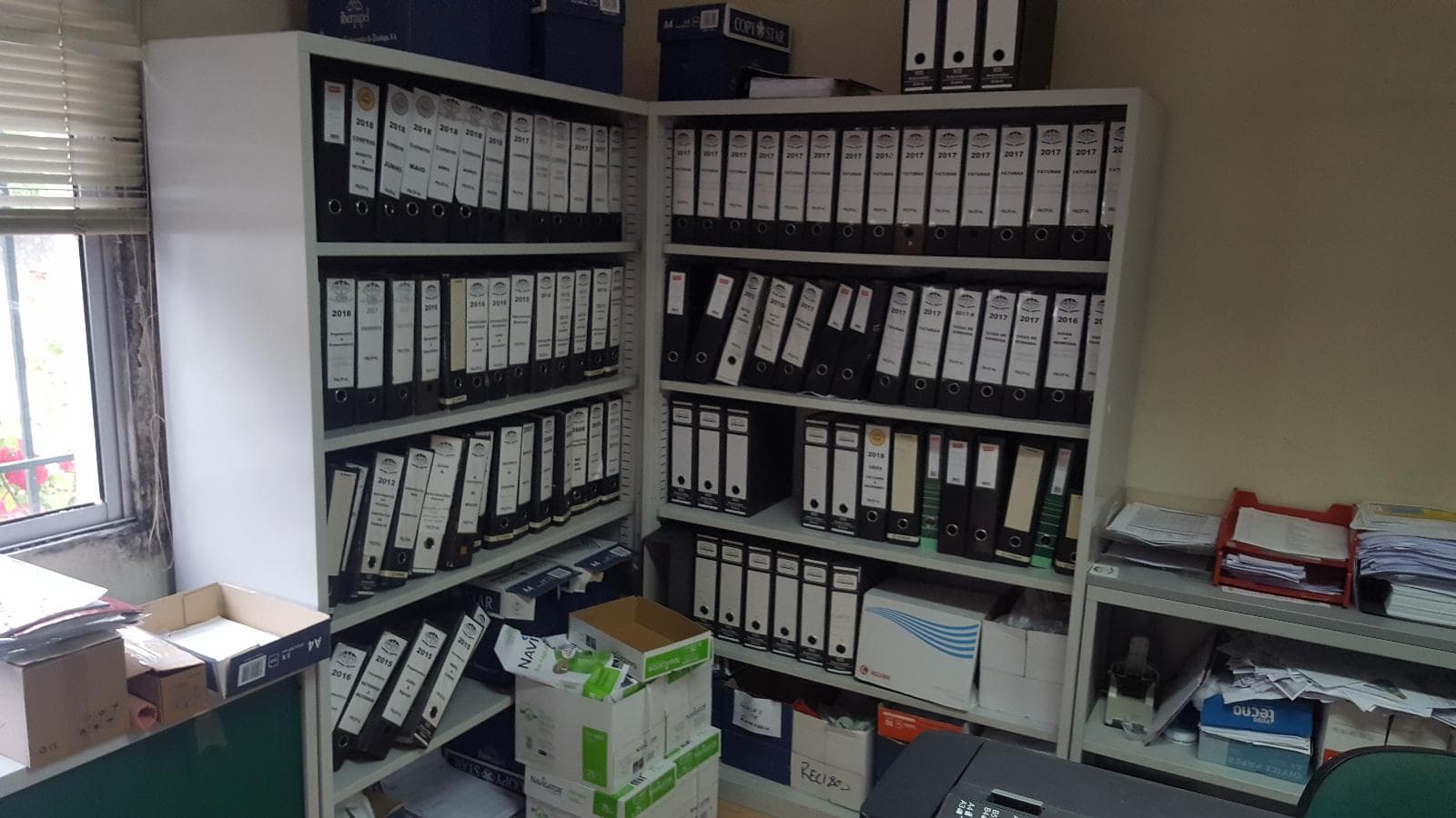 Equipamentos e Máquinas de Panificação · Equipamentos de Escritório · Veículos — imagem 100