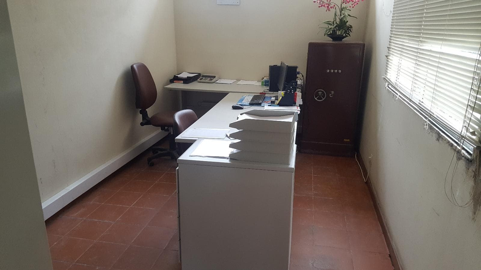 Equipamentos e Máquinas de Panificação · Equipamentos de Escritório · Veículos
