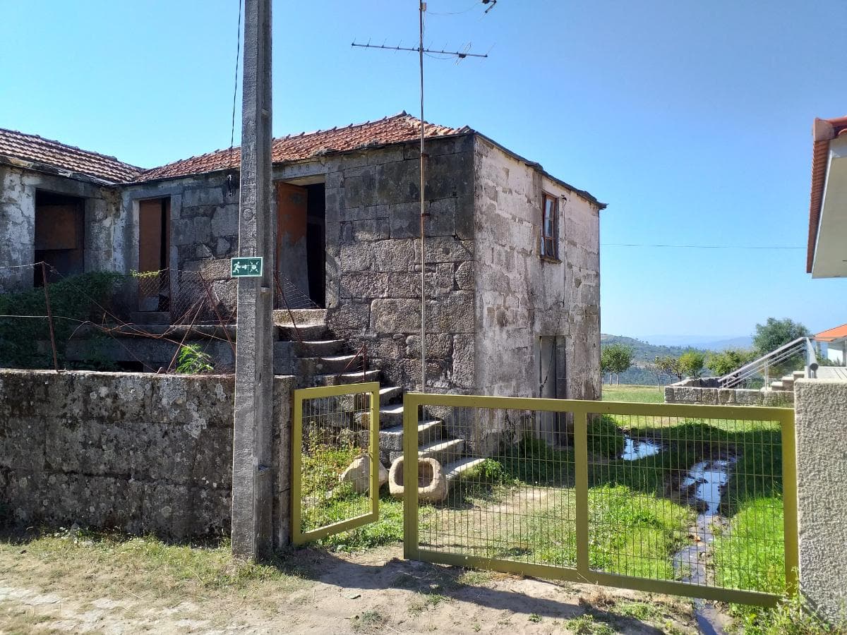 Raiz de Prédios Rústicos e Moradia · Cinfães — imagem 48