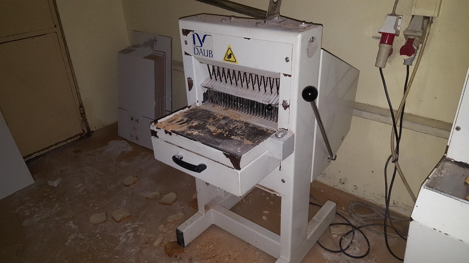 Equipamentos e Máquinas de Panificação · Equipamentos de Escritório · Veículos — imagem 3