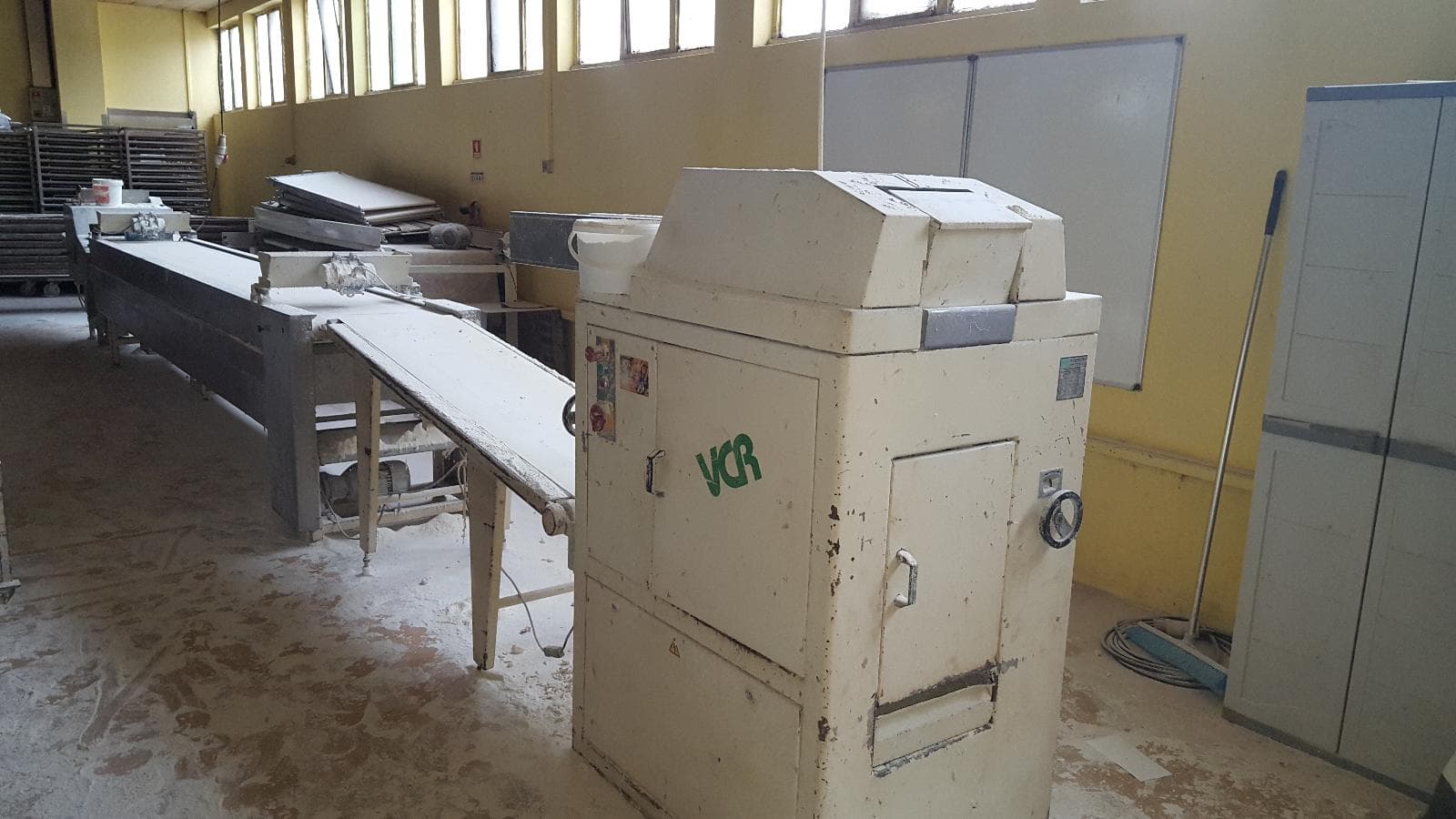 Equipamentos e Máquinas de Panificação · Equipamentos de Escritório · Veículos — imagem 112