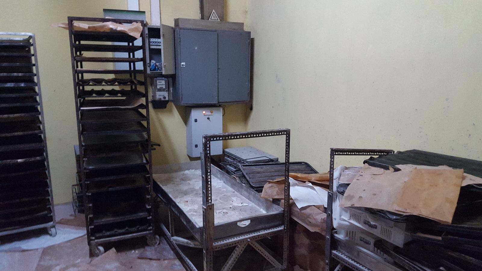 Equipamentos e Máquinas de Panificação · Equipamentos de Escritório · Veículos — imagem 147