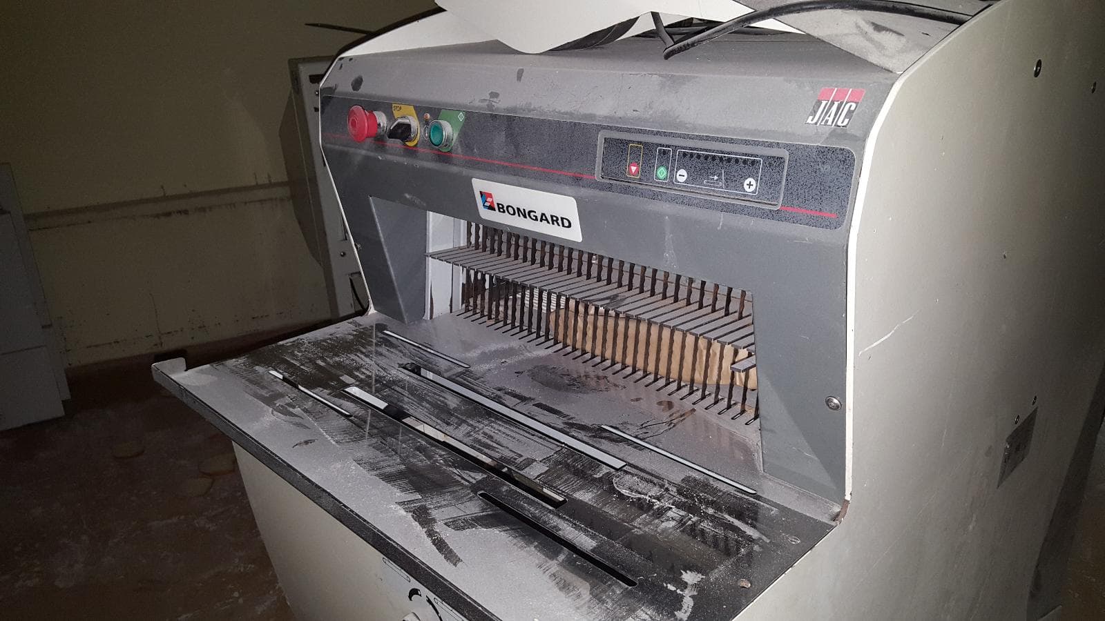 Equipamentos e Máquinas de Panificação · Equipamentos de Escritório · Veículos — imagem 49