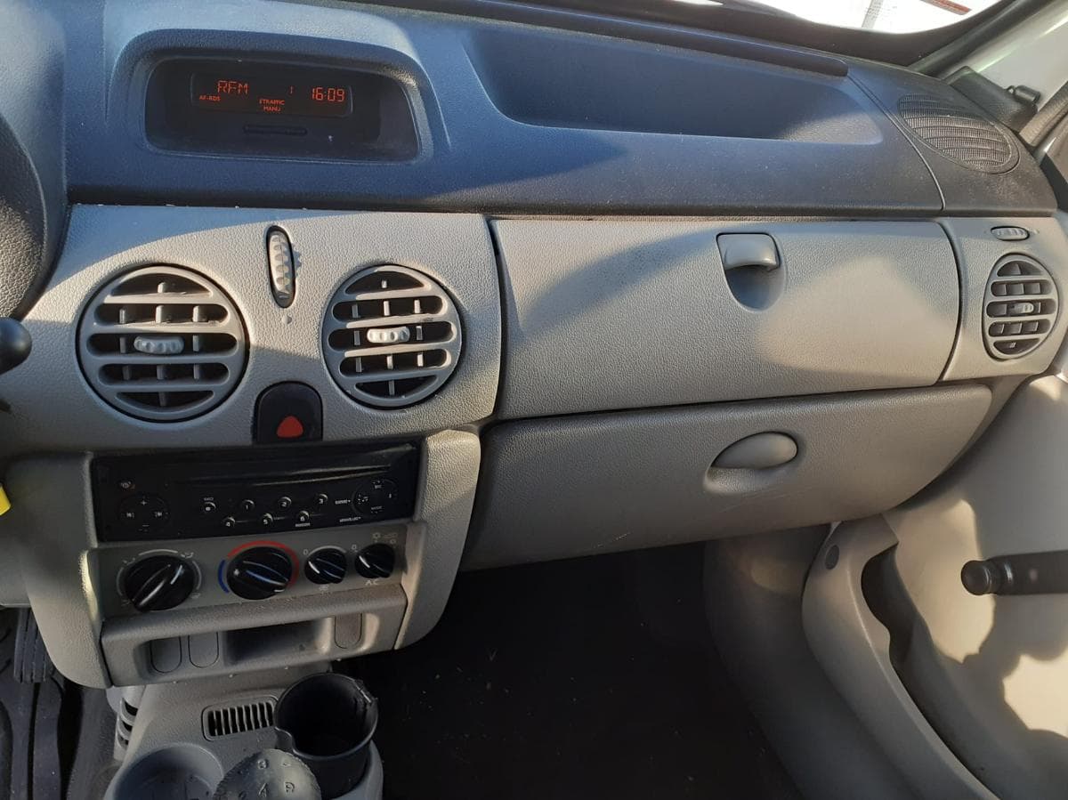 Renault Kangoo 1.5 DCI 42-BE-41 · Paredes — imagem 12