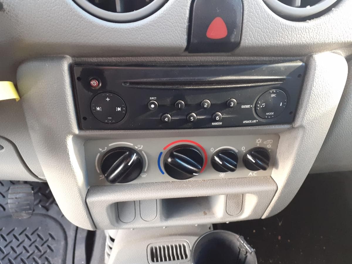 Renault Kangoo 1.5 DCI 42-BE-41 · Paredes — imagem 13