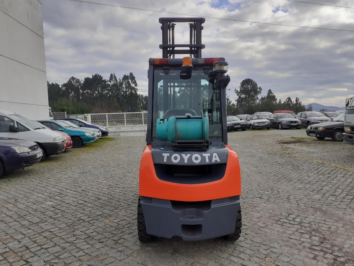 Empilhador Toyota SAS 30 · Ano 2010 — imagen 5