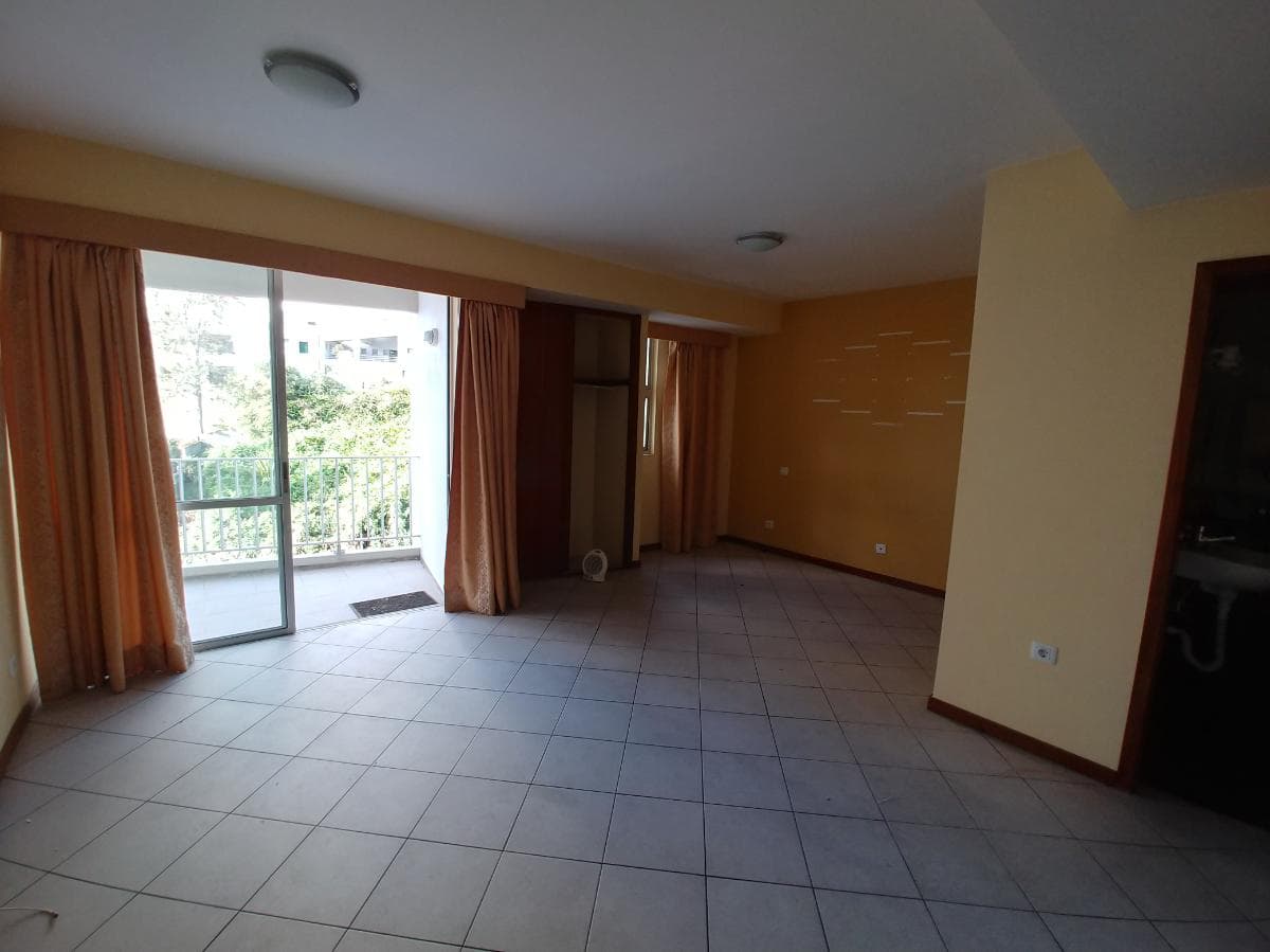 Apartamento T1 · Funchal — image 10