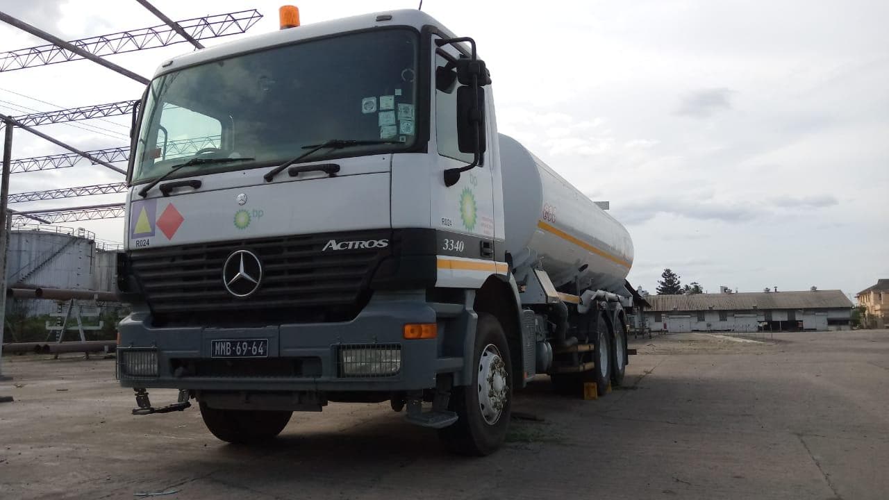Mercedes Actros 3340 · — imagen 3