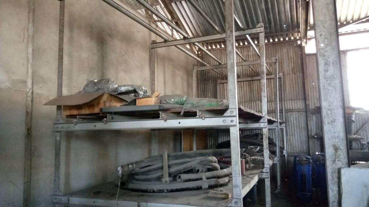 prateleiras Metálicas  · — image 2