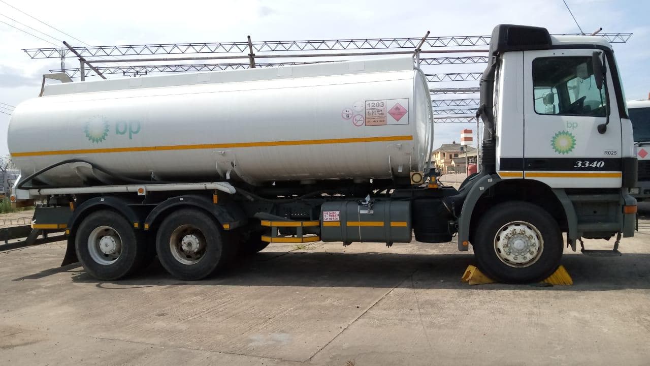 Mercedes Actros 3340 · — imagen 4
