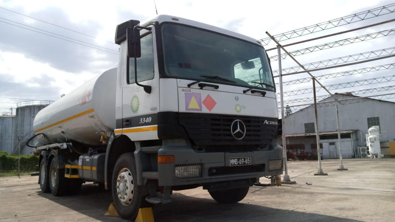 Mercedes Actros 3340 · — imagen 1