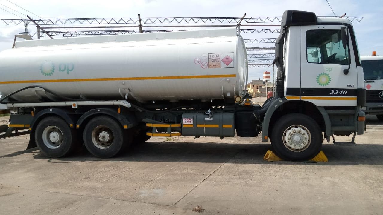 Mercedes Actros 3340 · — imagen 2