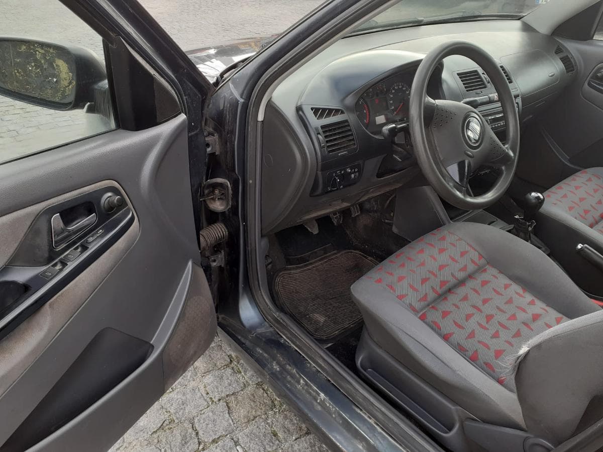 Seat Cordoba · Ano 2001 — image 7