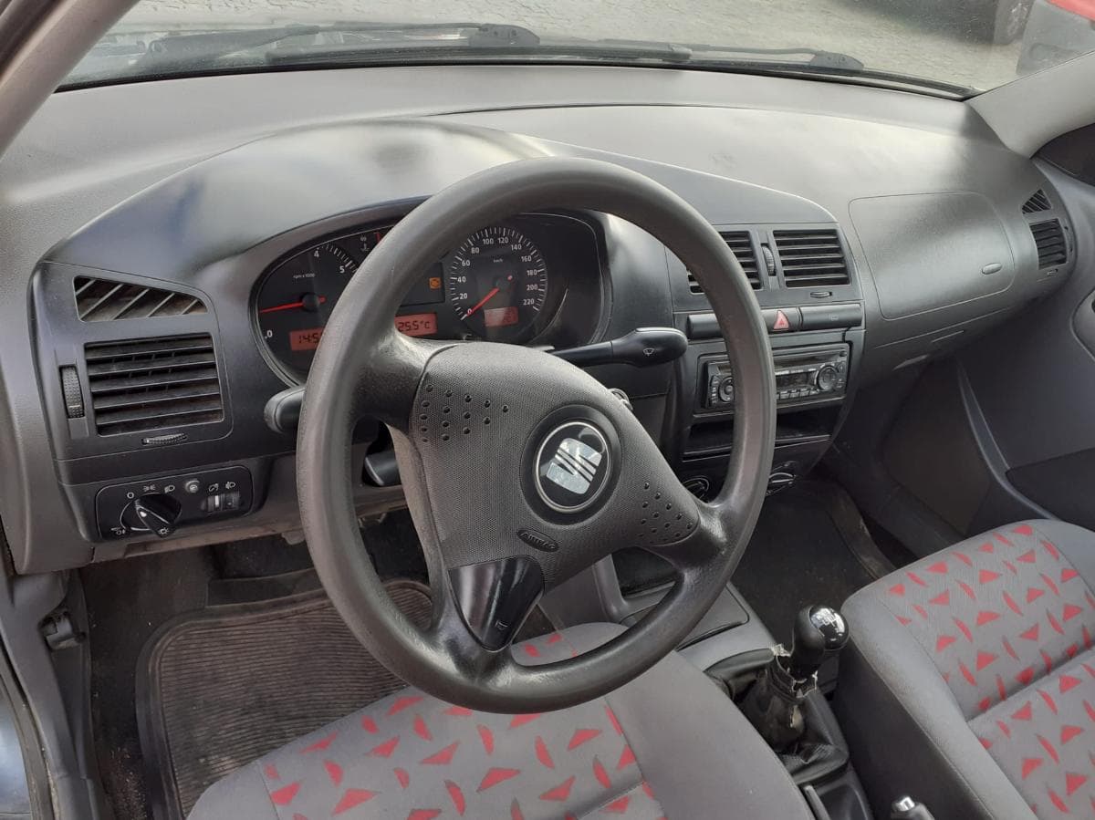 Seat Cordoba · Ano 2001 — image 10