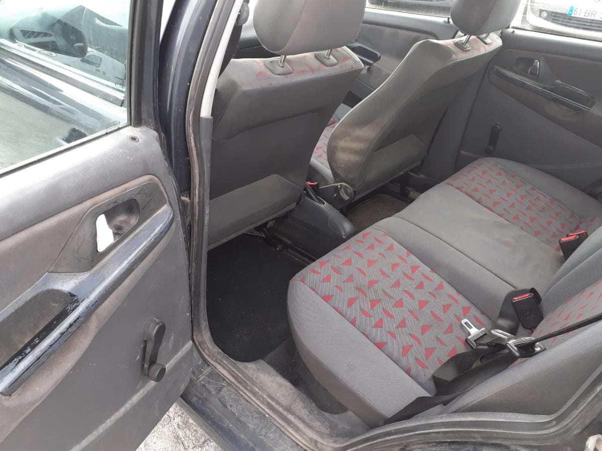 Seat Cordoba · Ano 2001 — image 14