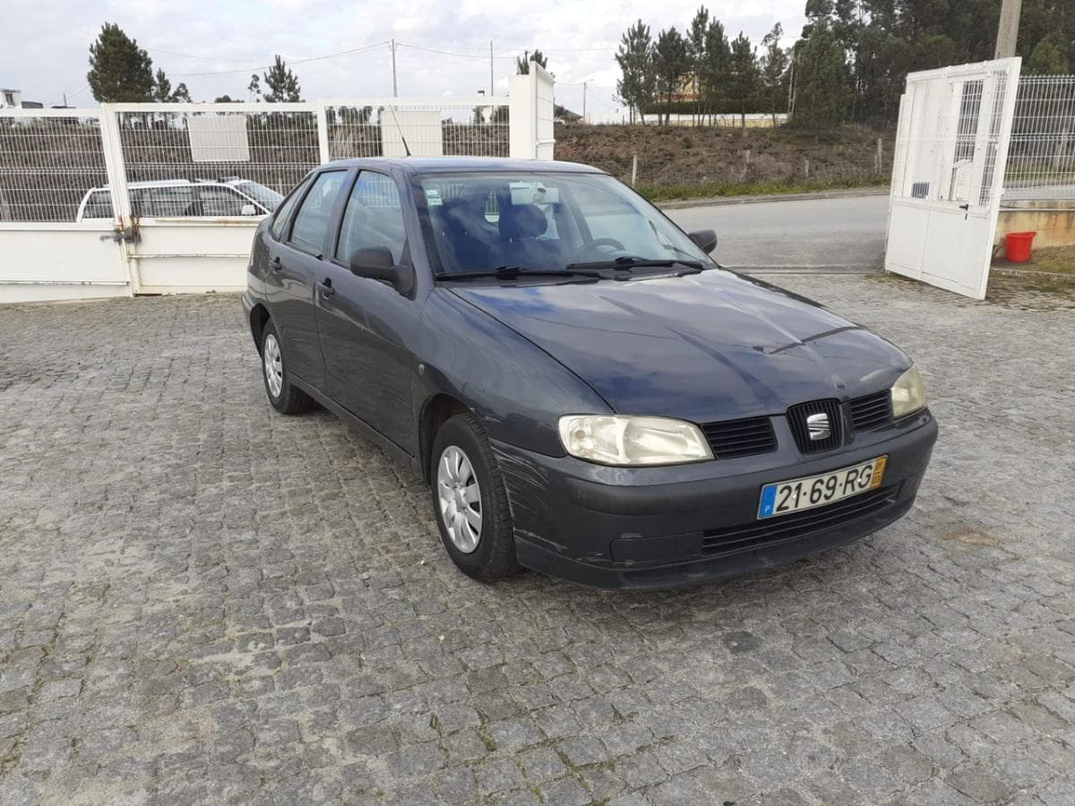 Seat Cordoba · Ano 2001 — image 3