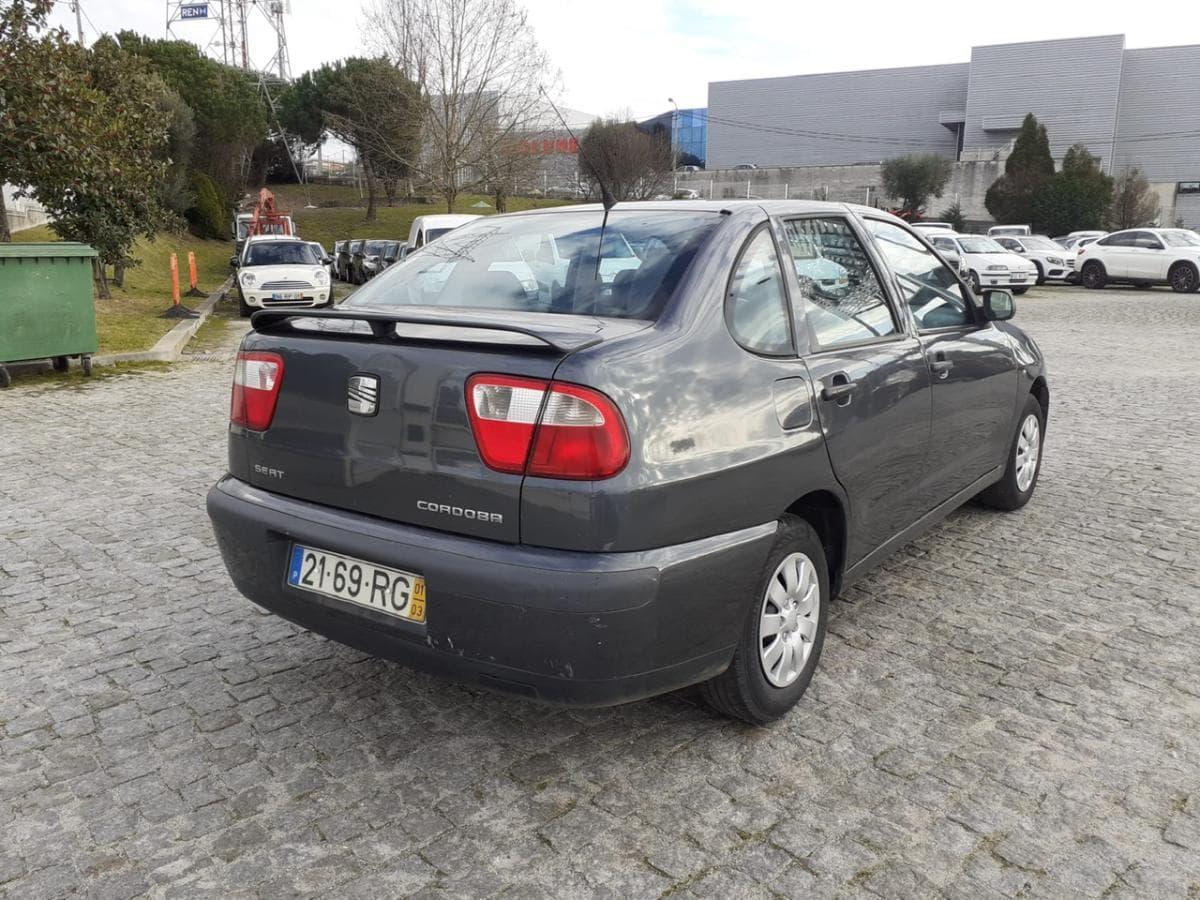 Seat Cordoba · Ano 2001 — image 6
