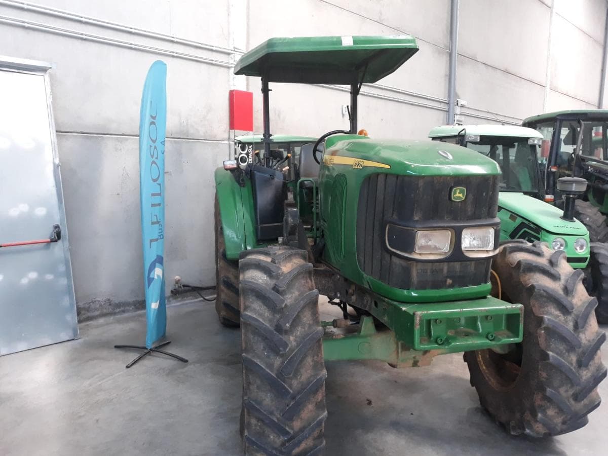 Tractor John Deere 6220