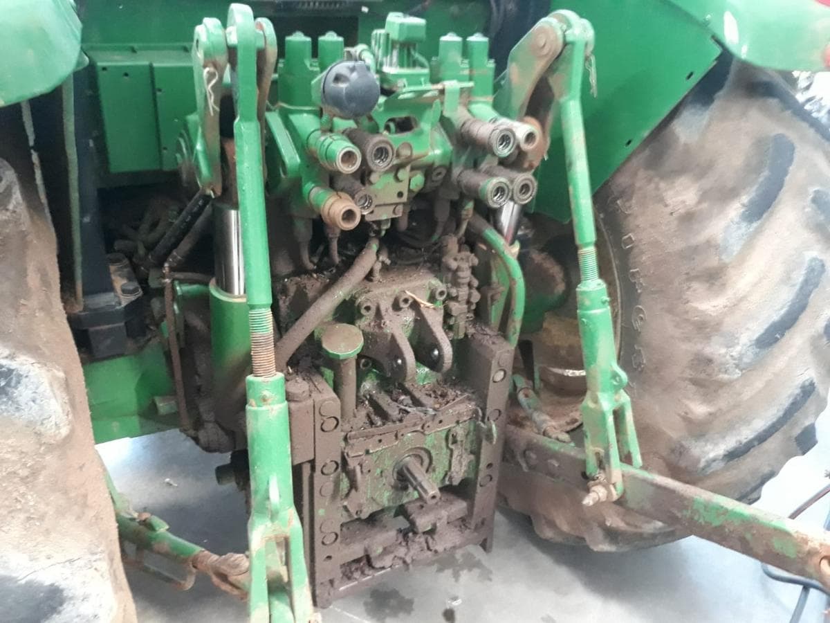 Tractor John Deere 6220 — image 6