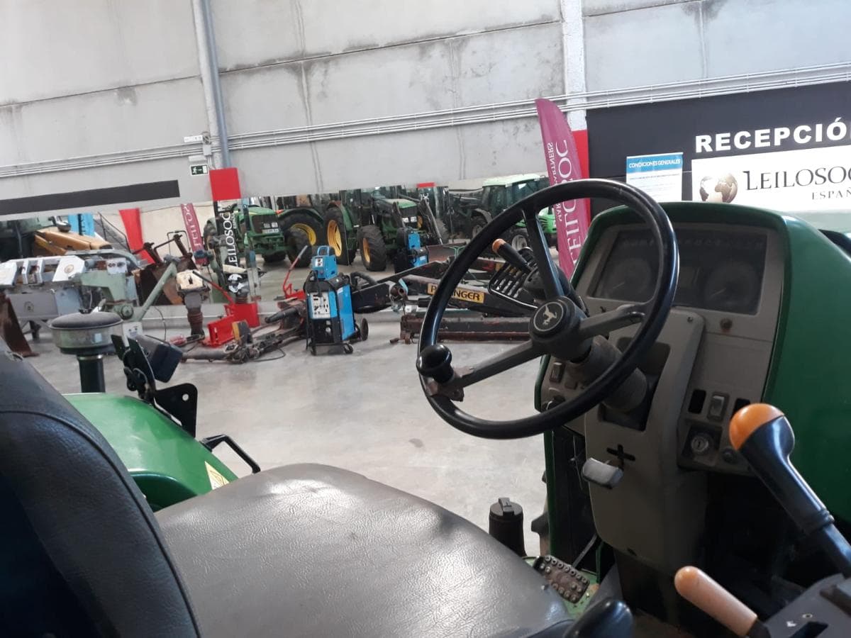 Tractor John Deere 6220 — image 5