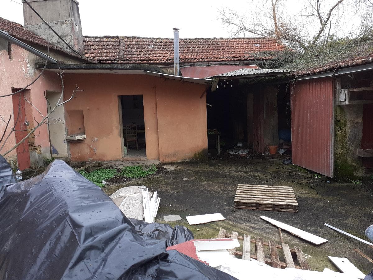Moradia + Armazém + Terreno · Santa Maria da Feira — imagem 7