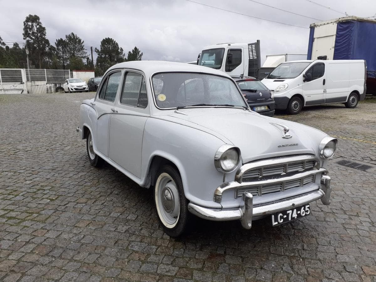 Morris Oxford Asa de Gaivota · Ano 1958 — imagem 1