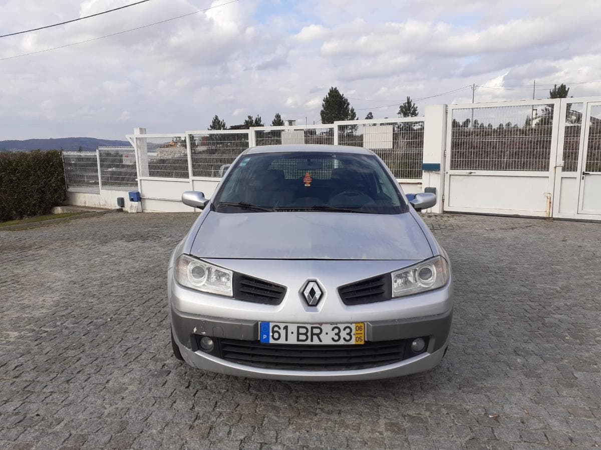 Renault Mégane 1.5 DCI · Ano 2006 — image 2