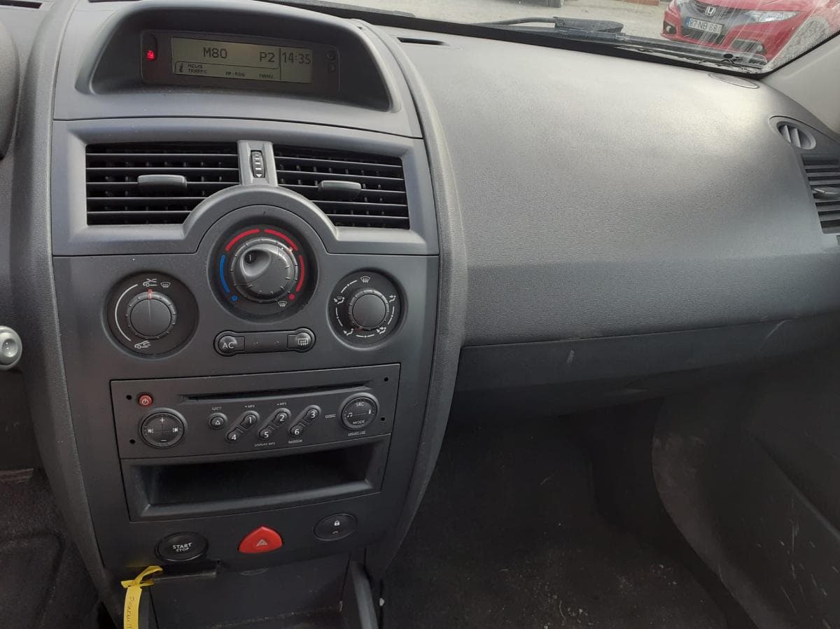 Renault Mégane 1.5 DCI · Ano 2006 — image 12