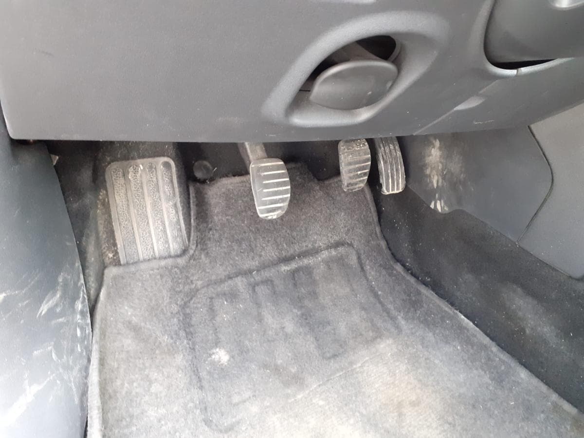 Renault Mégane 1.5 DCI · Ano 2006 — image 8