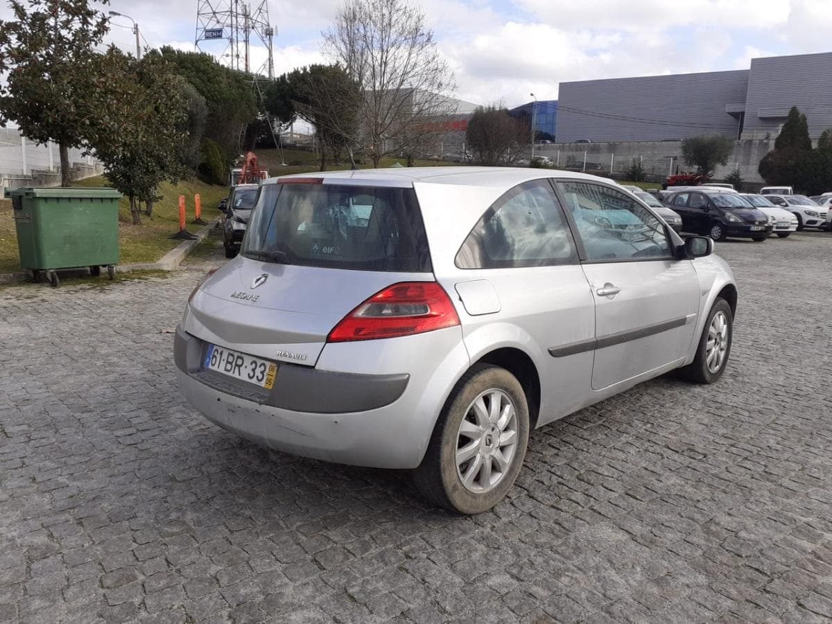 Renault Mégane 1.5 DCI · Ano 2006 — image 4