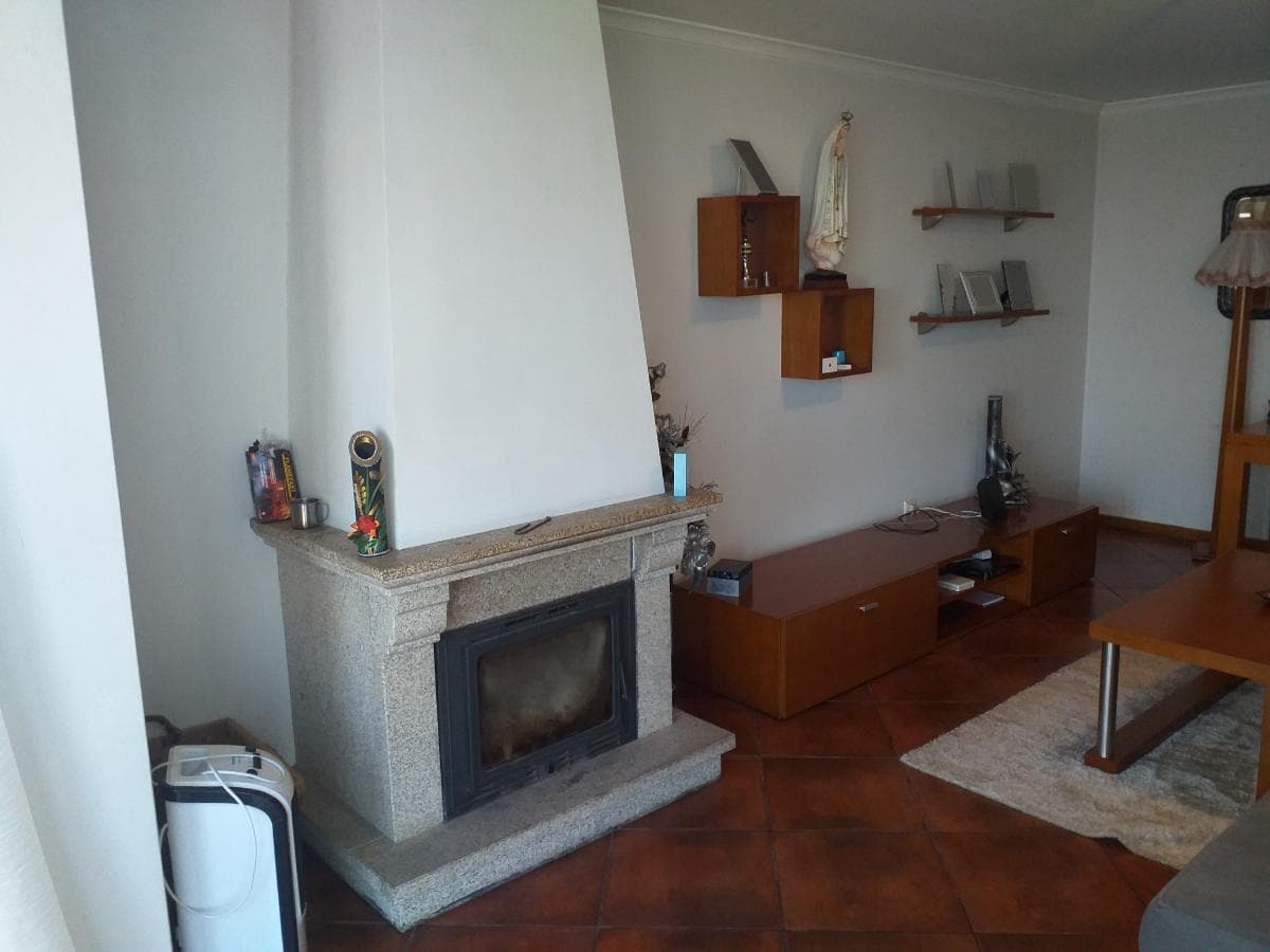 Apartamento T3 + Lugar de Garagem + Arrumos · Freamunde — imagem 5